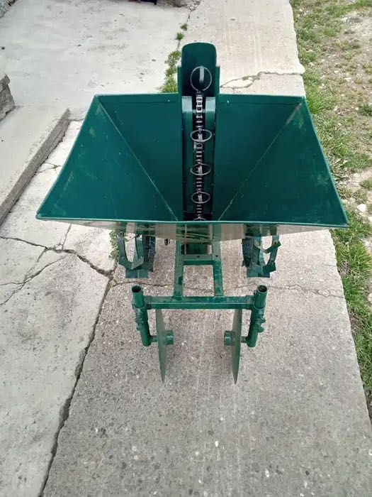 Plantator NOU de cartofi pentru motocultor