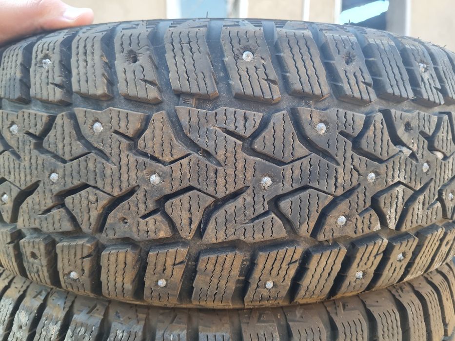 Шины 1 комплект. Зимние. Шип