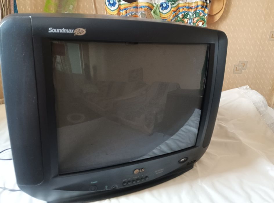 Продается телевизор ,цыетной