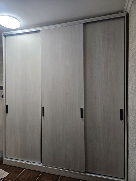 Продам шкаф купе