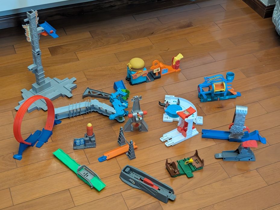 Треки и наборы hotwheels