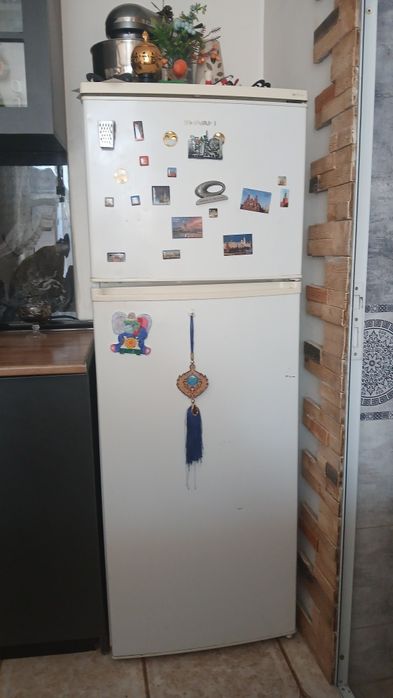 SHIVAKI. Холодильник.