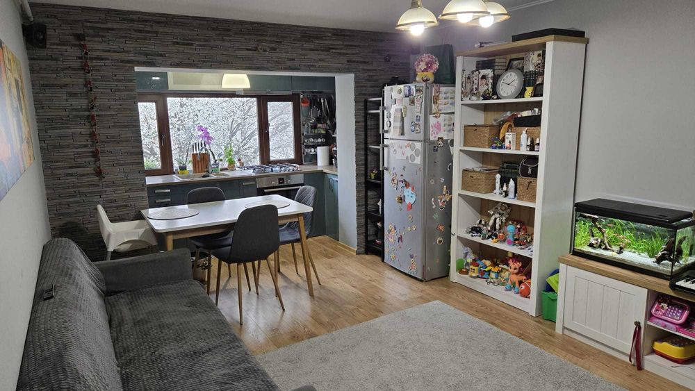 Apartament 2 camere modificat in 3 camere zona centrala