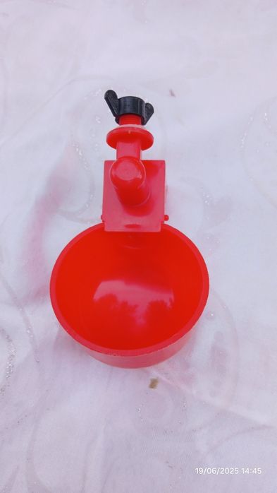 Автоматическая система поения кур. Простая физика. Когда уровень воды