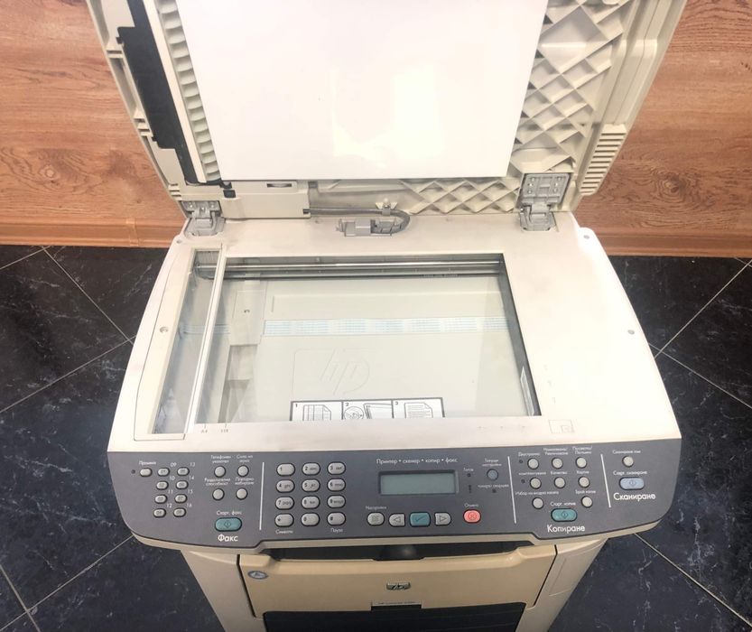 HP лазерен принтер, копирна машина, скенер и факс Laser Jet 3390 гр ...