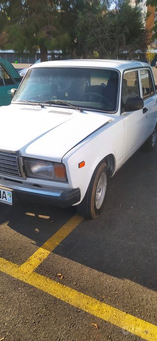 Vaz 2107 sotiladi srochna
