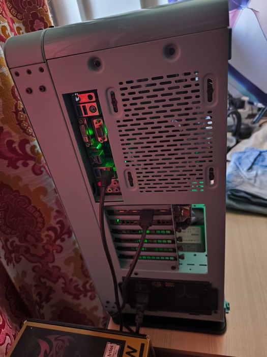 PC i7-8700K 32GB DDR4 3060Ti 500GB SSD