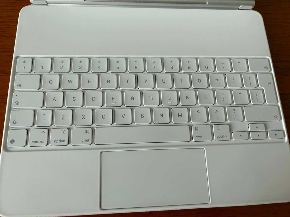Tastatura Apple Magic pentru iPad Pro 12.9", iPad Pro 11", iPad Air, iPad Air 11", iPad Air 13"