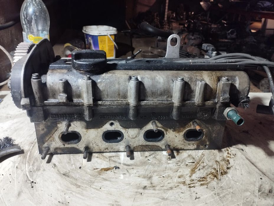 Chiulasa 036103373AC Volkswagen VW Golf 2001 1.4 MT (75 hp)