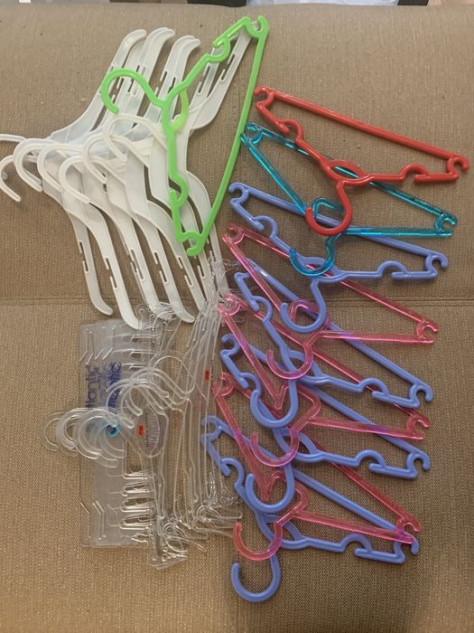 Детские цветные,средние вешалки