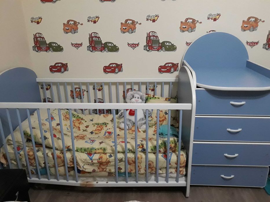 Детско креватче със скрин