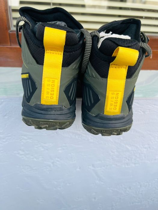 Продаются проф ботинки