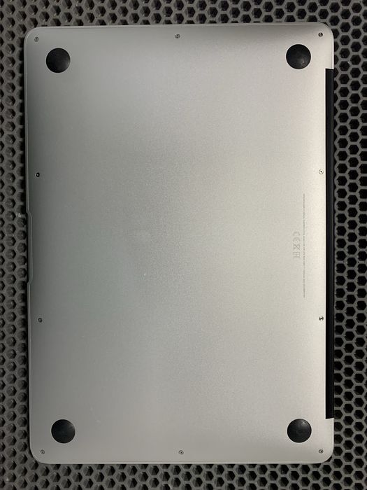 Macbook Air 13 2017. В отличном состоянии.