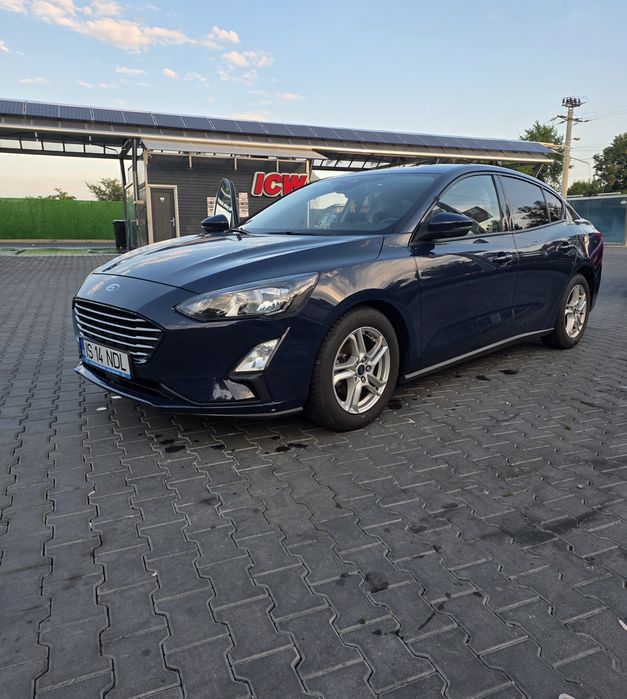 Ford Focus Sedan (2019) – 1.0 EcoBoost – 79.000 km – Pachet Iarnă