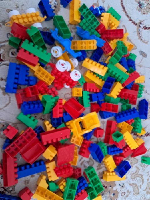 Конструктор 172 детали.