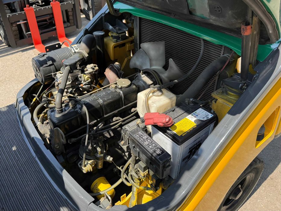 Вилочный погрузчик ( Коматсу) Кара