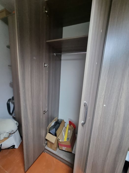 Срочно продам шкаф