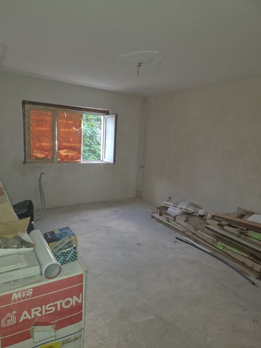 De vanzare apartament 2 camere decomandat, 54 mp, bl. C4, sc. 1, et. 3