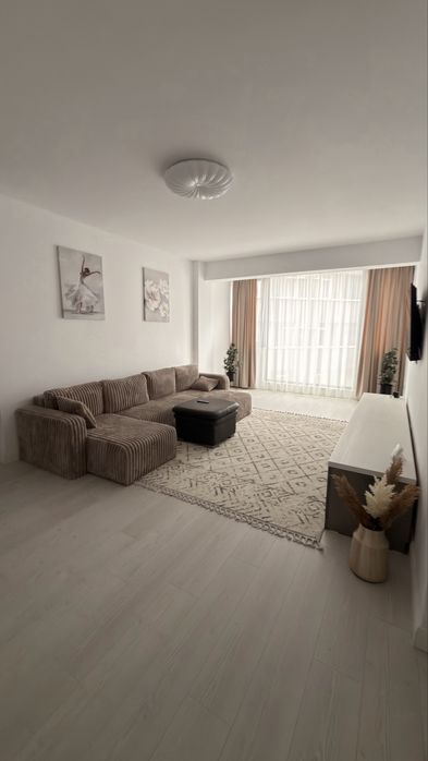 Inchiriez apartament 2 camere , bloc nou , termen lung