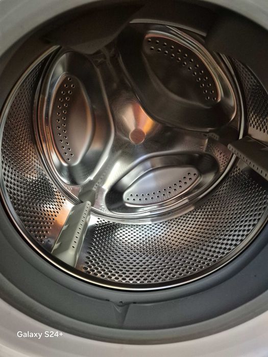Пералня със сушилня Indesit