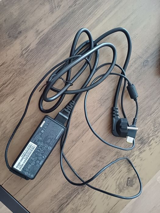 Оригинално зарядно за лаптоп Lenovo