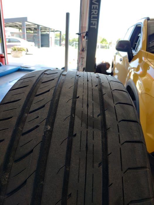 Гуми 235/50/17 TOYO