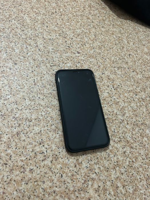 iPhone 11 (black)