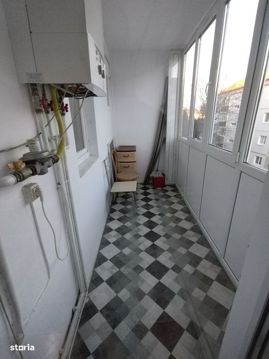 INCHIRIEZ apartament 2 camere decomandat,renovat, zona Centrala