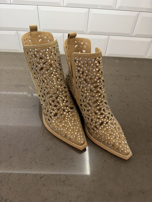 Нови боти Alma en Pena