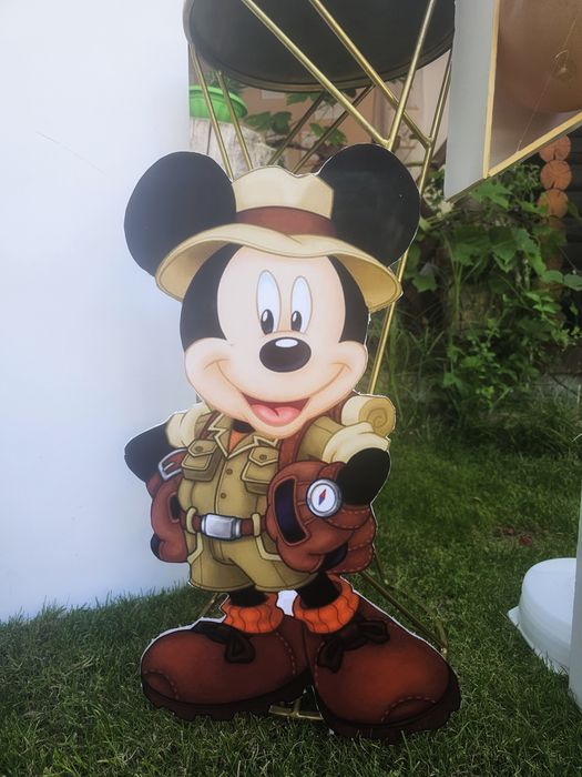 Фигура Мики Маус сафари