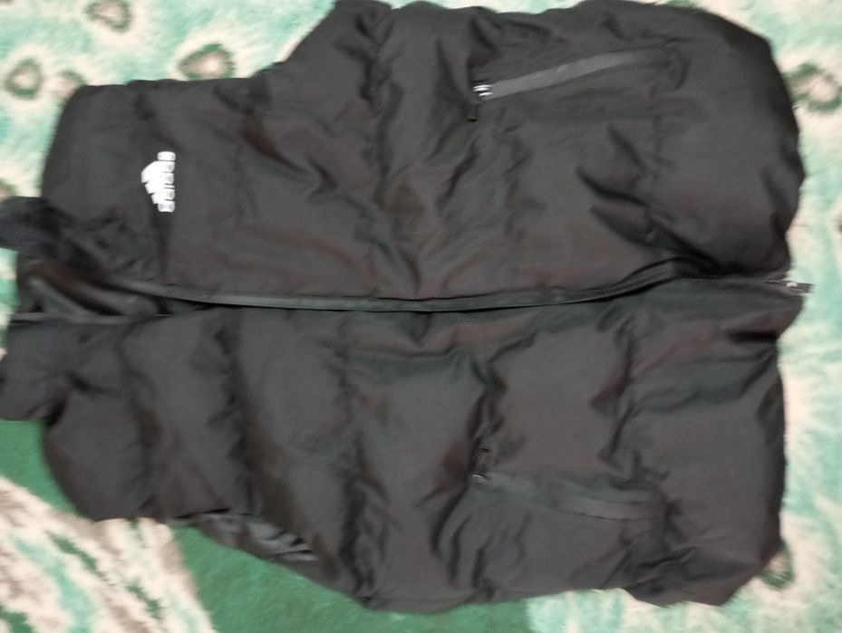 Продам безрукавку утепленную.