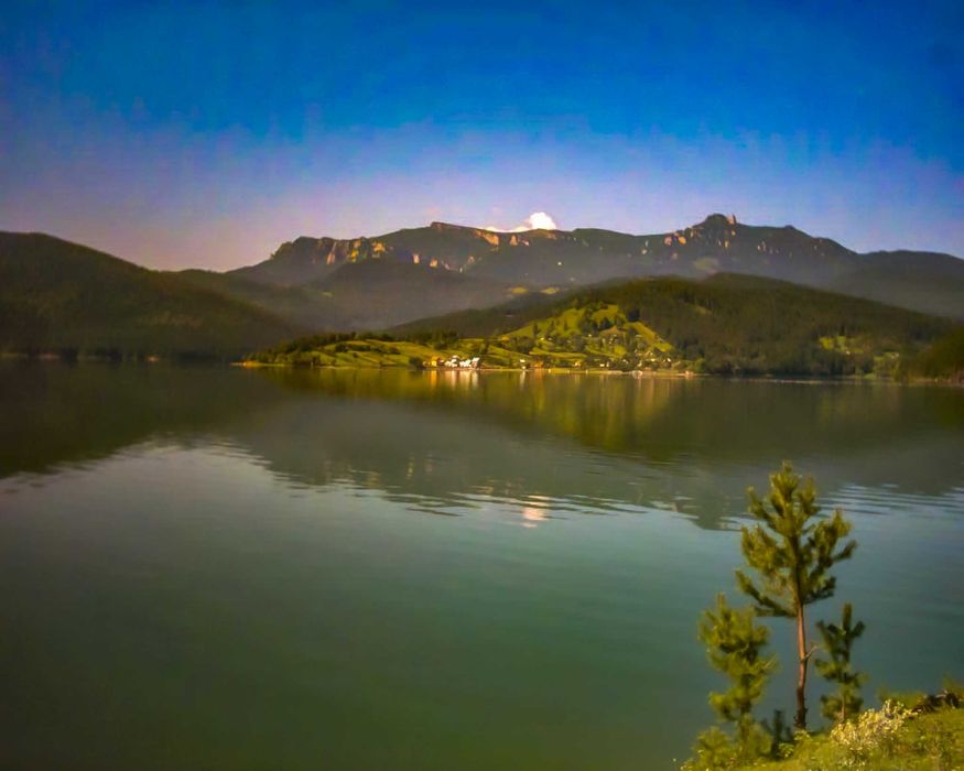 Teren Lacul Bicaz - oportunitate investitionala