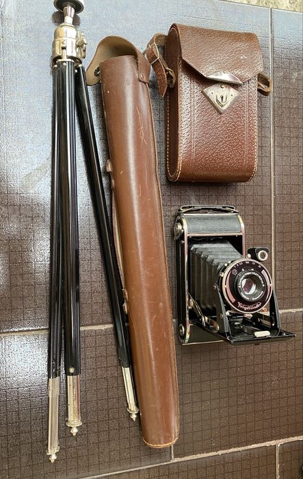 Aparat foto Voigtlander Bessa cu trepied
