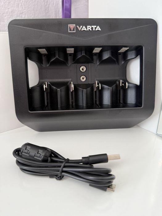 VARTA USB Quattro Charger – зарядно за акумулаторни батерии AA/AAA