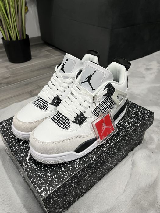 Jordan 4 Retro 40-43