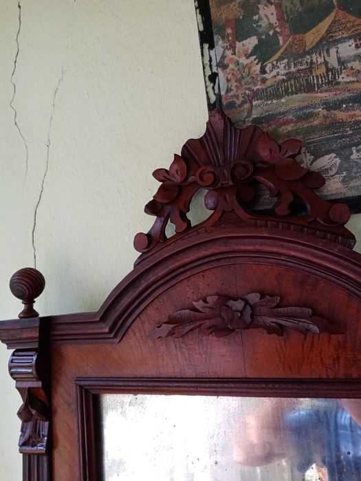 Oglindă veche din perioada austro-ungară