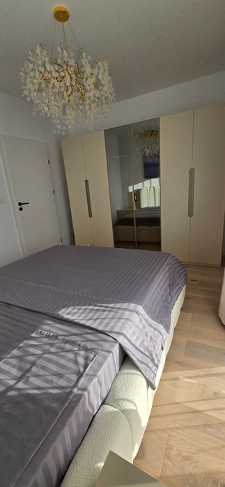 Proprietar inchiriez apartament 2 camere, loc de parcare - prima inchiriere