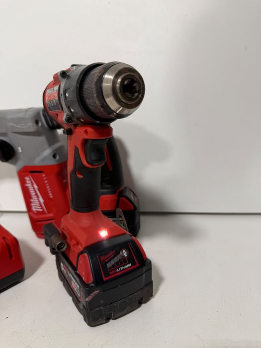 Pachet Milwaukee M18 BLHX + M18 BLPDRC + 2 acumulatori 5Ah + incarcator