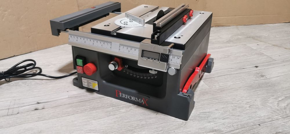 Mini circular de masă