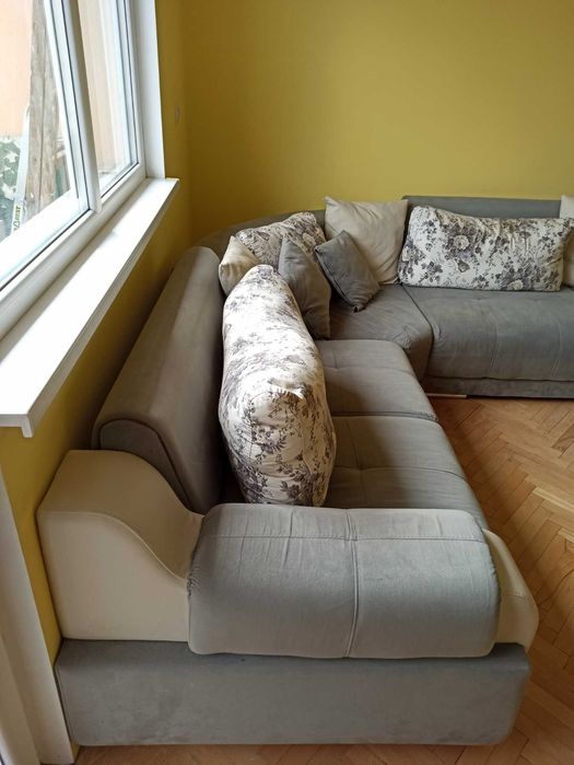 Продавам холов ъгъл