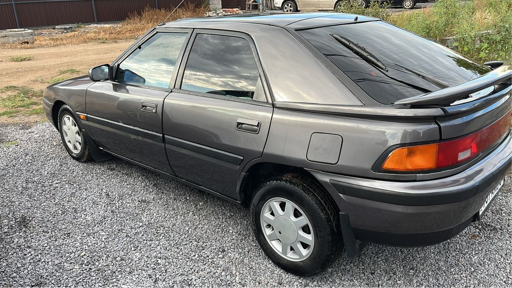 Продам мазду 323