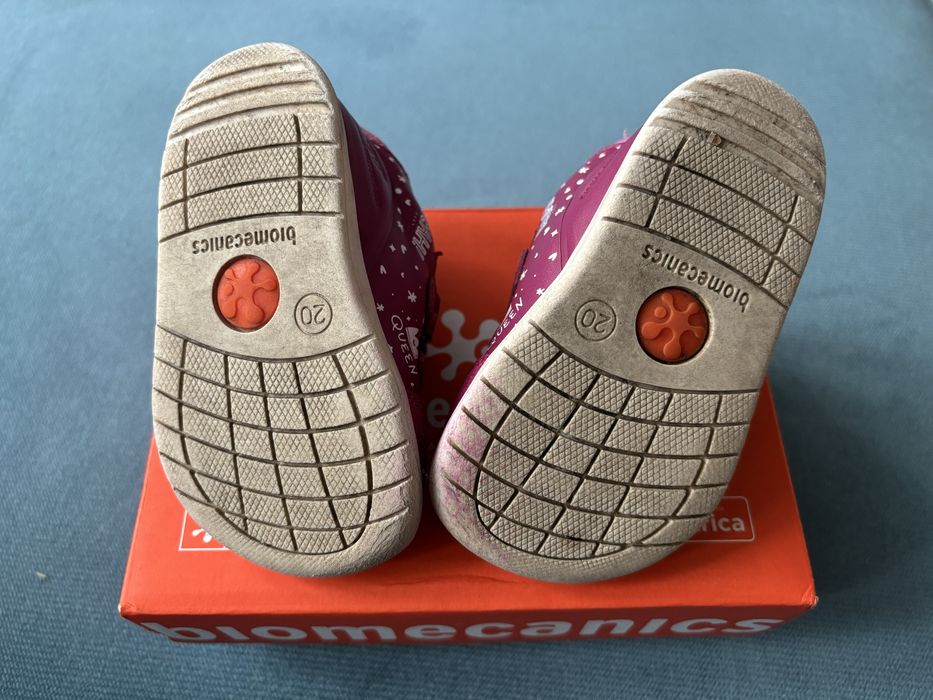 Биомеханикс обувки за прохождане