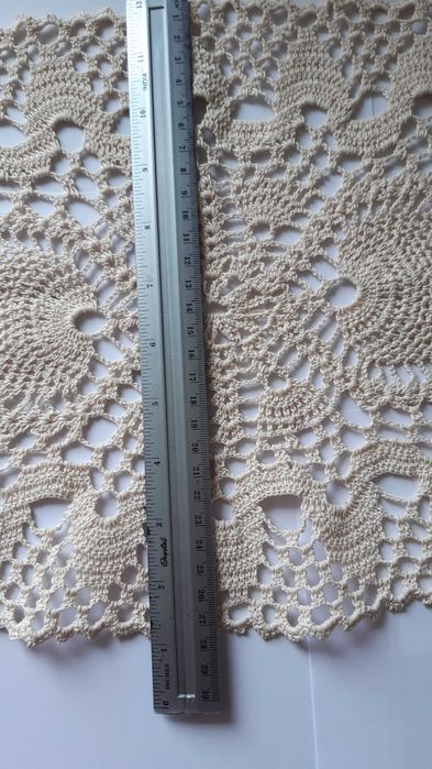 Бежови покривки, плетени на една кука