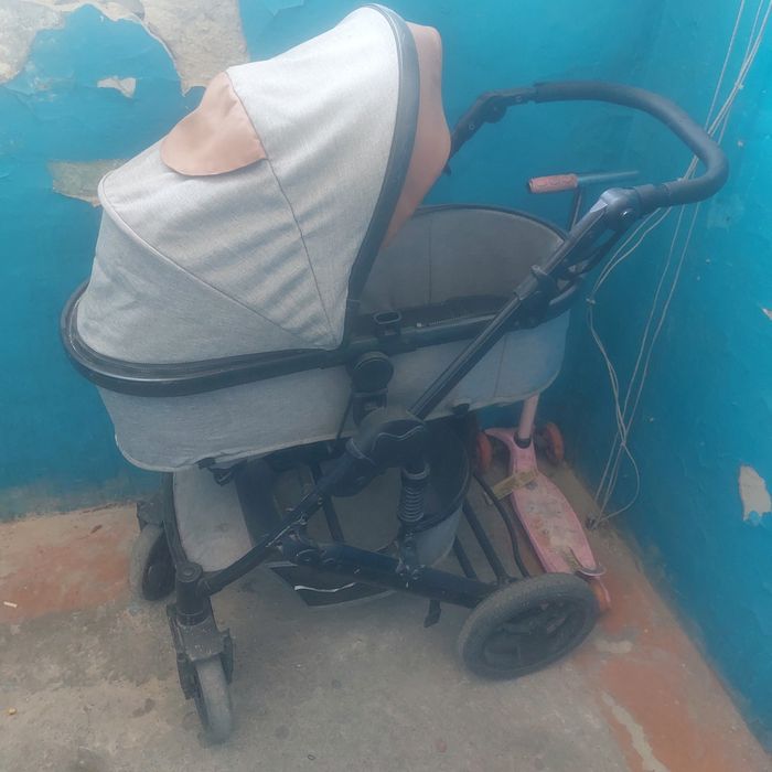 Продадим кровать и отдадим Коляску