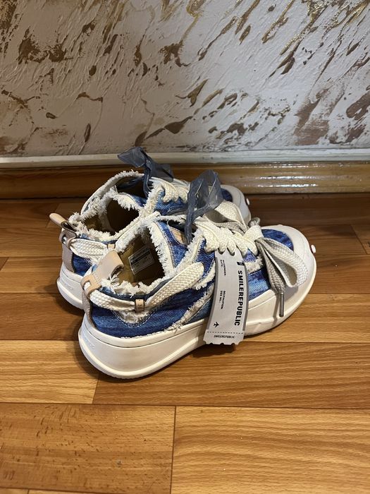 Продам подростковые кроссовки