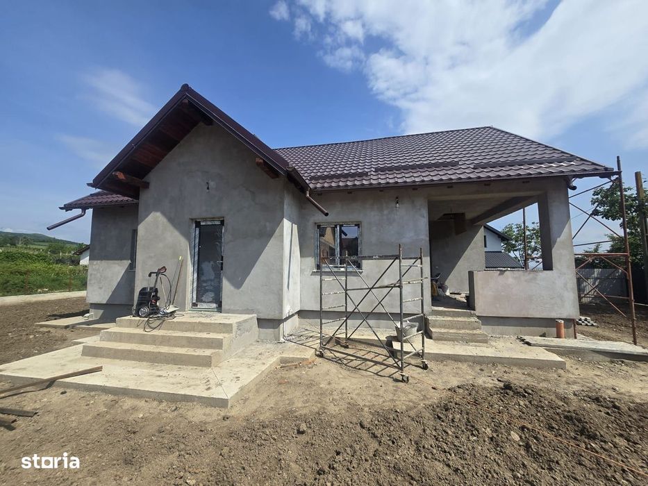 Casă Nouă Modernă de Vânzare –Sărata, Bacău,Confort, Spațiu și Liniste
