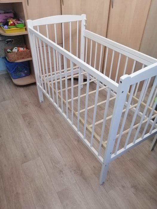 Отдам бесплатно детскую кроватку
