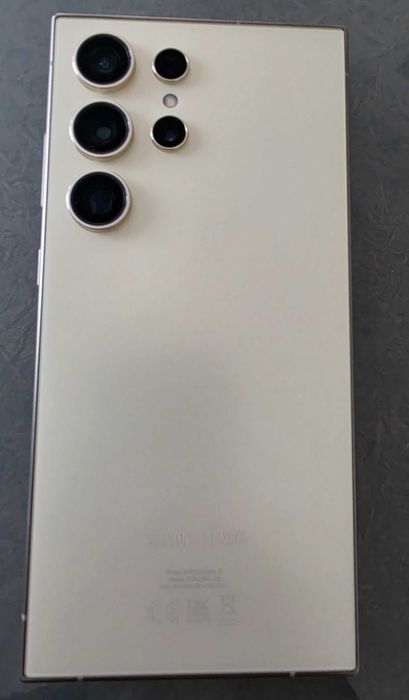 ПРОДАВАМ Galaxy S24 Ultra 512GB+12GB RAM златен