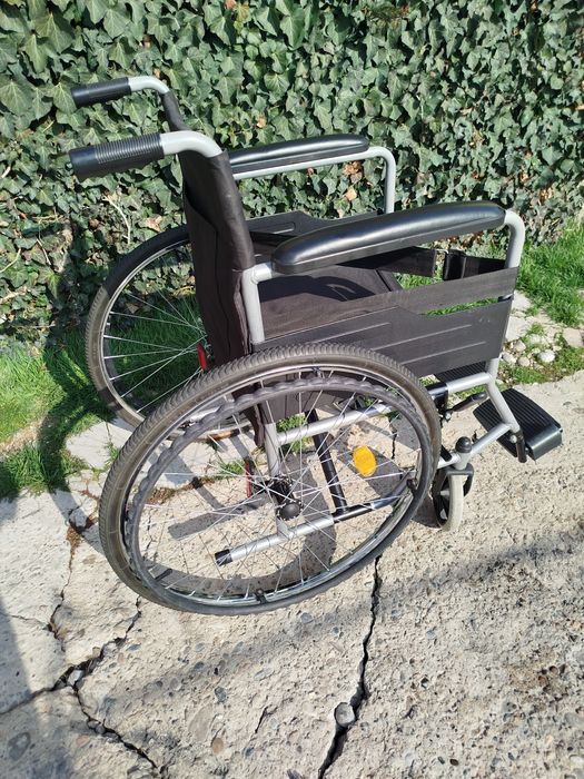 ПРОДАМ инвалидную коляску