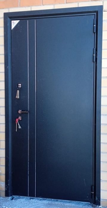 Установка металлических дверей